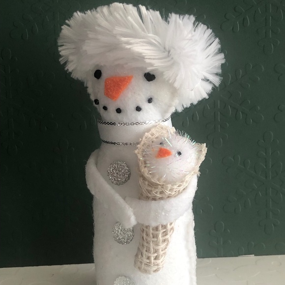 Snowman momma with Snowball Baby hand-sewn art doll felt - Picture 5 of 8